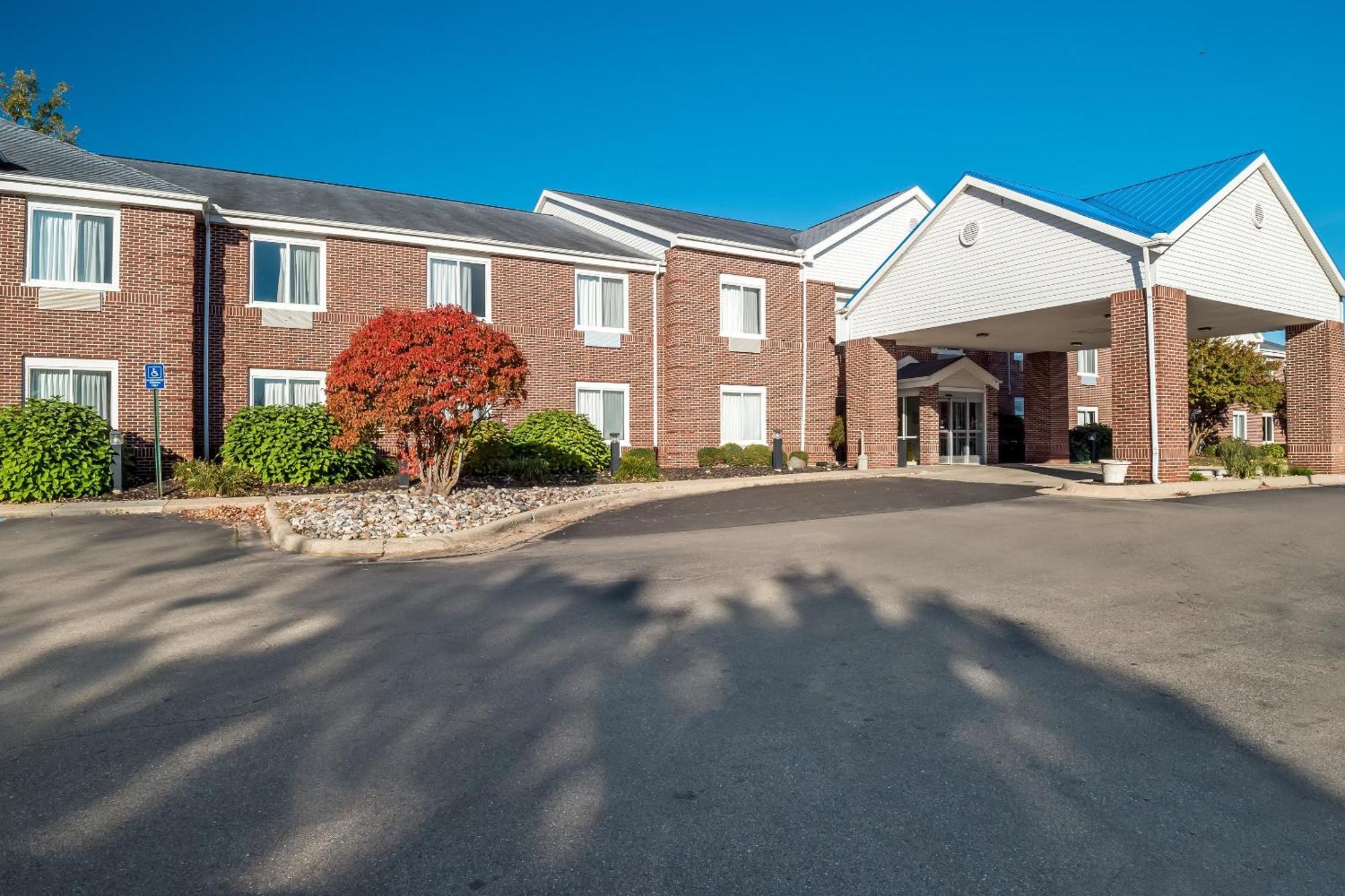 Hometowne Studios By Red Roof East Lansing - Okemos Экстерьер фото