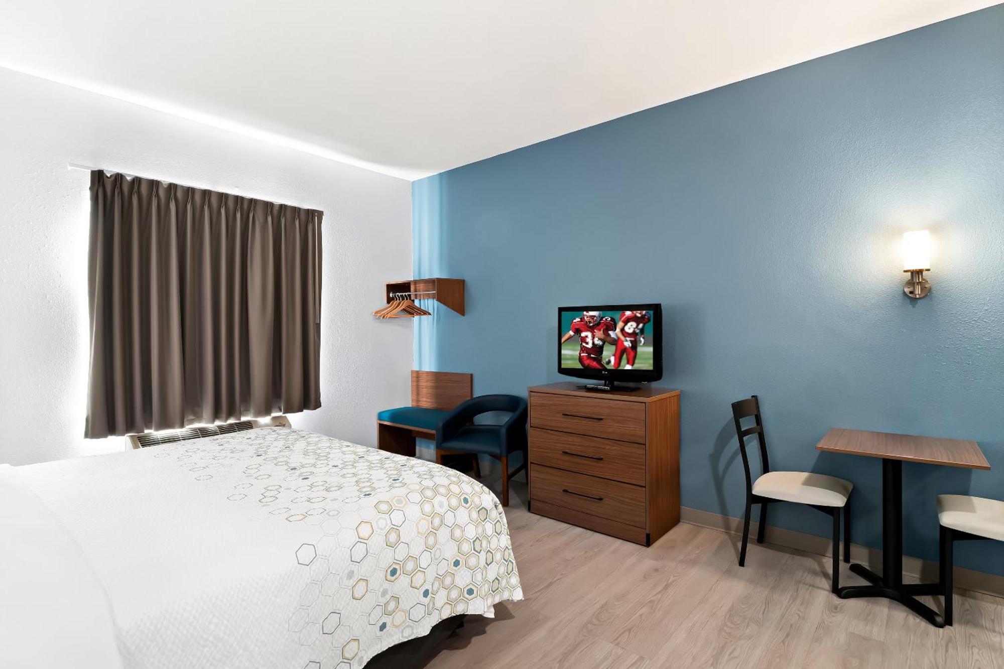 Hometowne Studios By Red Roof East Lansing - Okemos Экстерьер фото