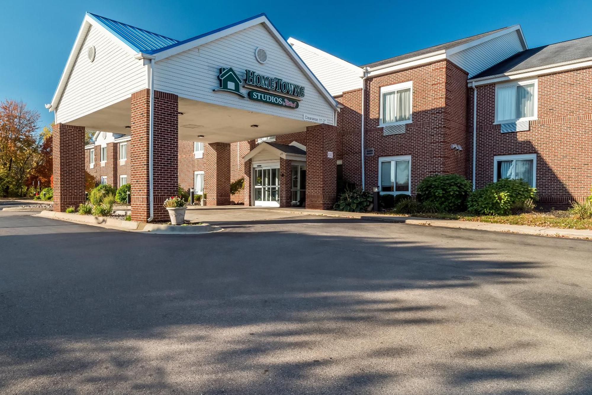 Hometowne Studios By Red Roof East Lansing - Okemos Экстерьер фото