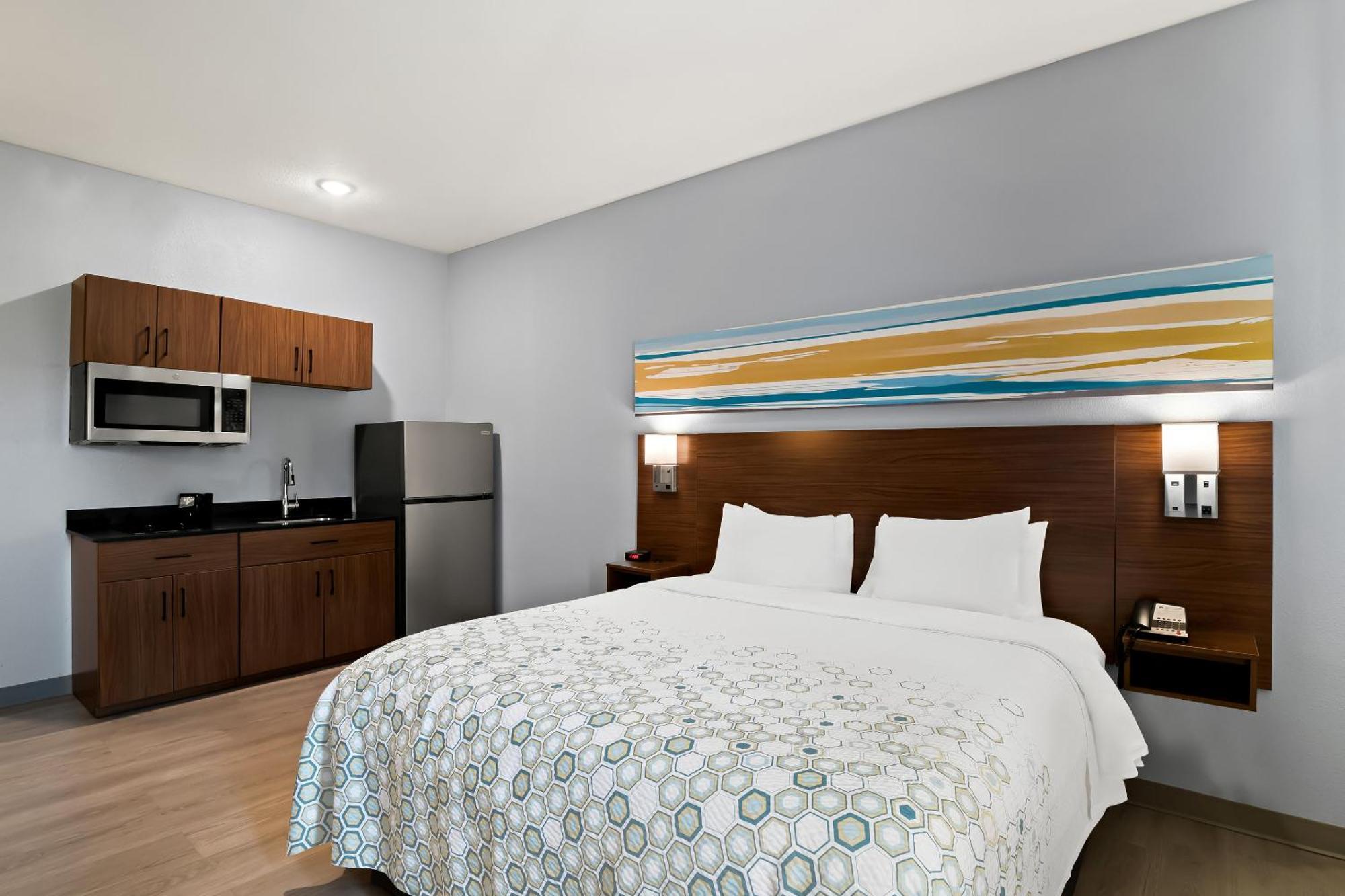Hometowne Studios By Red Roof East Lansing - Okemos Экстерьер фото