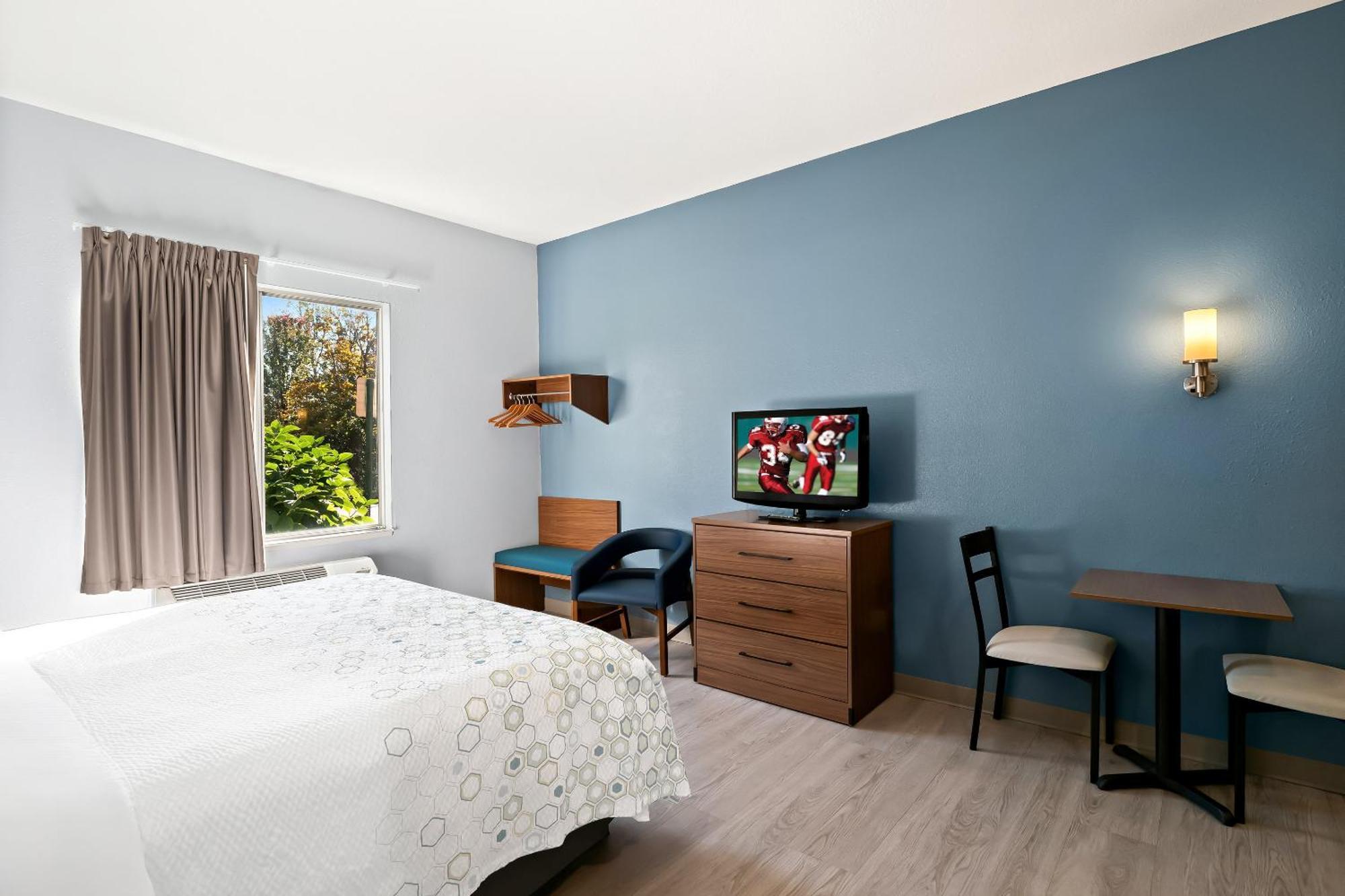 Hometowne Studios By Red Roof East Lansing - Okemos Экстерьер фото